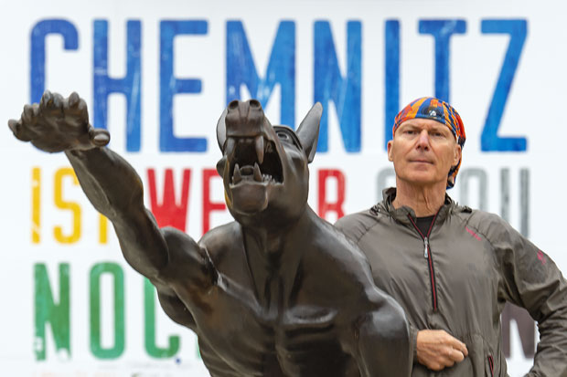 У Кемницу осванула инсталација Вукови су се вратили