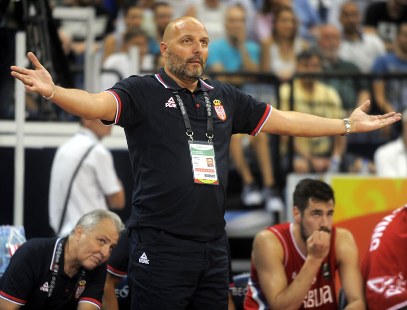 ЂОРЂЕВИЋ НЕЗАДОВОЉАН: Мало асистенција, грешке у одбрани, споро кретање лопте у нападу...