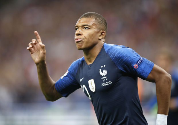 МАМА ЧЕЛСИЈУ РЕКЛА – НЕ: Мбапе са 13 година био на проби код “плаваца”