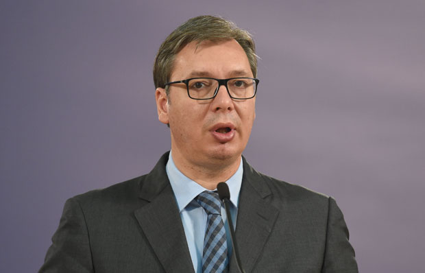 ВУЧИЋ СЕ ОБРАЋА ЈАВНОСТИ: Кадровски резови у војсци, Диковић иде у пензију