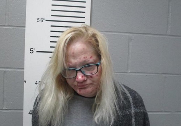 ПРИЗНАЛА НЕОПИСИВ ЗЛОЧИН: Мајка крала лекове против болова ћерки која умире! 
