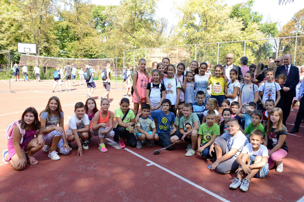 ПРОЈЕКТИ ЗА ШКОЛЕ: Нови Сад појачава инвестиције у образовању