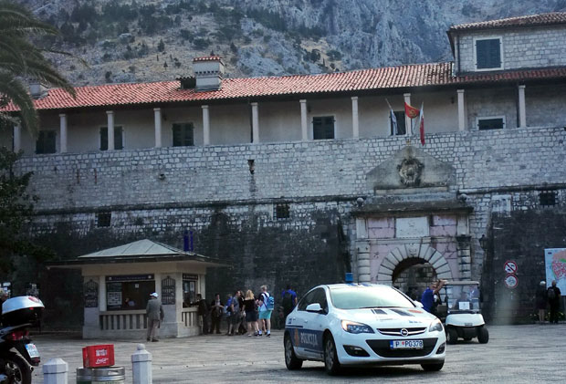 НОВОСТИ У КОТОРСКИМ НАСЕЉИМА ШКАЉАРИ И КАВАЧ: Сенке смрти лебде изнад бисера Боке!