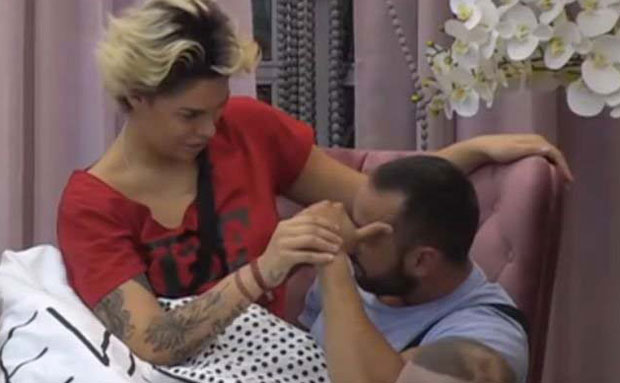 ЈОВИЦА НЕМА ВИШЕ ПОВЕРЕЊА У МИНУ: Не у исти кревет