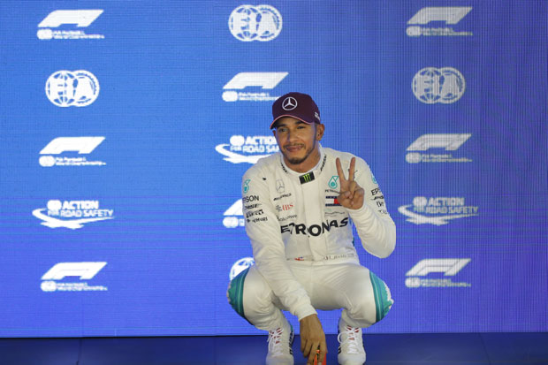 Хамилтону пол позиција у Сингапуру