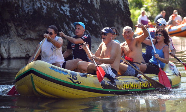 Сплавари сачували традициjу (ФОТО)