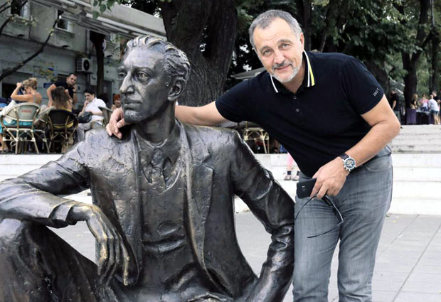 Шпијунка: Зоран Живковић и загрљај за Пекића