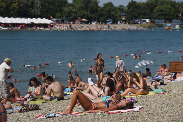 Лето варљиво, зарада добра