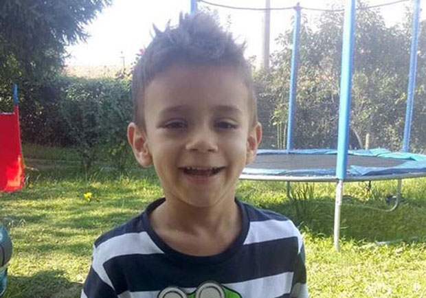 ПРВА СЛИКА МАЛОГ ДУШАНА ИЗ БАРСЕЛОНЕ: Дечак храбар у најтежим тренуцима (ФОТО)