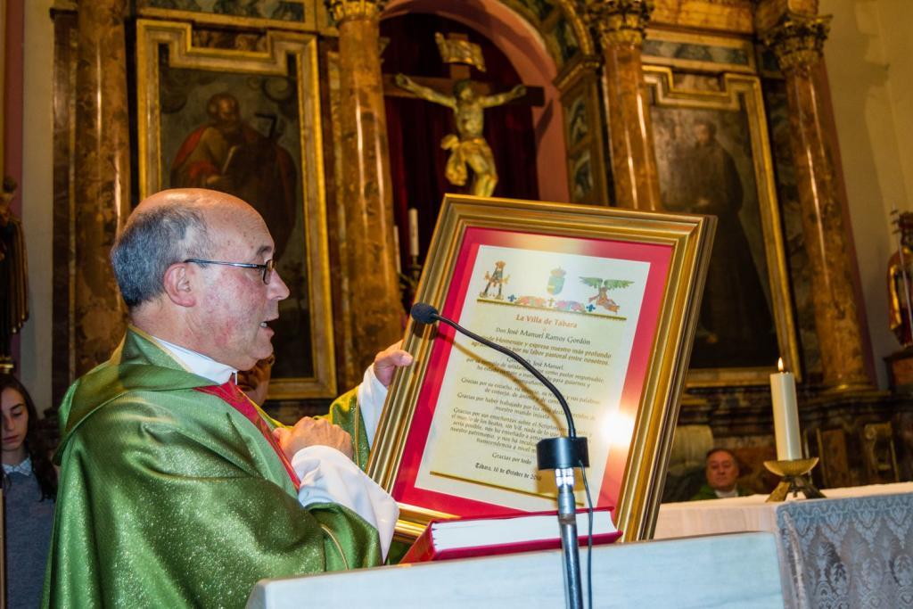 ВАТИКАН РЕАГОВАО: Свештеник суспендован због сексуалног злостављања деце
