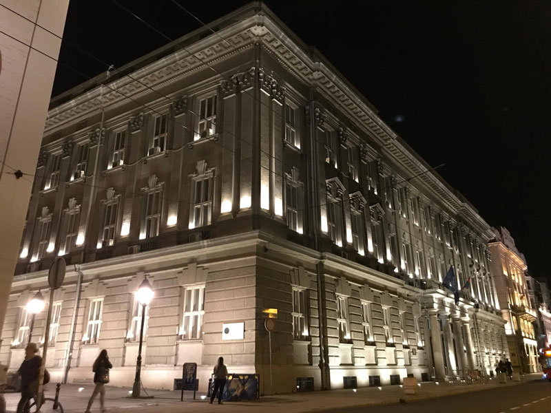 Декоративна расвета: Сија и Филолошки факултет