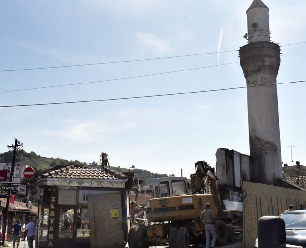 Од џамије старе  500 година остао само минарет