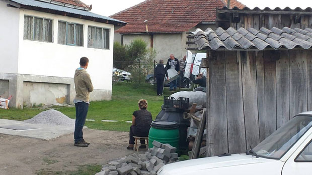 НОВИ ДЕТАЉИ: Мајка пререзала вене у петак, ћерка у понедељак, самоубиство старије жене под знаком питања