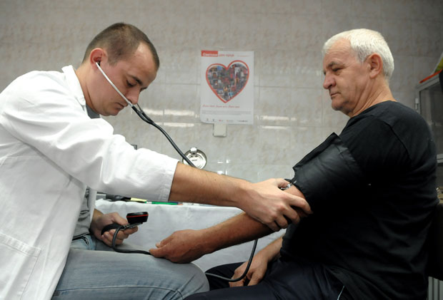 Сваком десетом висок притисак