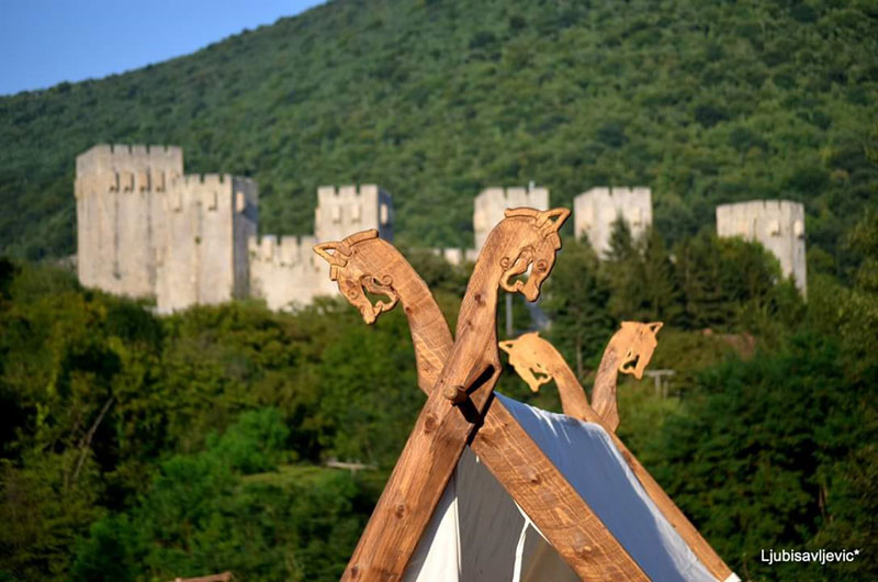 Обавезујућа витешка лоза  (ФОТО)