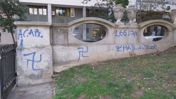 Београд и Загреб: Освануле свастике (ФОТО)