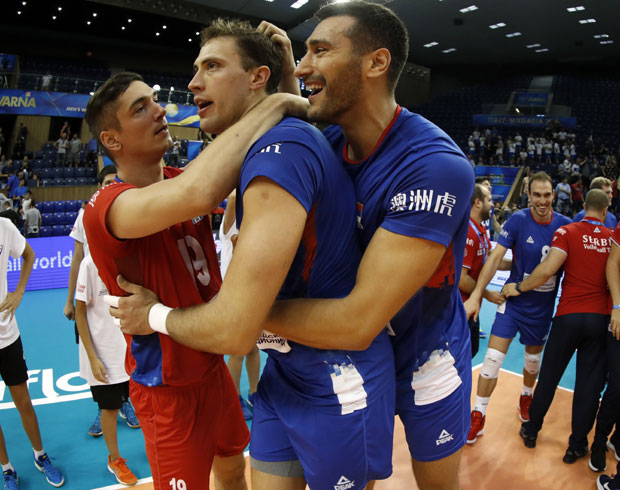 КОНАЧНО ЈЕ ПАЛА И ФРАНЦУСКА: Драма у Варни и нестварни Атанасијевић за велики тријумф Србије