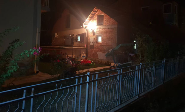 У Шапцу упад у кућу активисте СНС