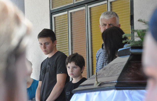 НЕЗАПАМЋЕНА СОЛИДАРНОСТ: Цела варош гради кућу за сирочиће