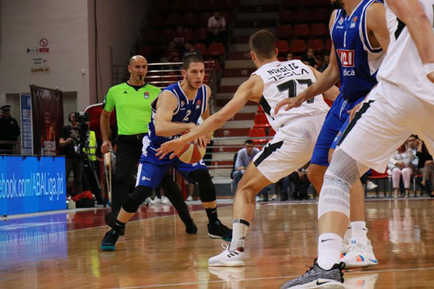 ПАРТИЗАН ИСПУСТИО ШАМПИОНА: Црно-бели прокоцкали тријумф, Будућност срећнија иде у финале