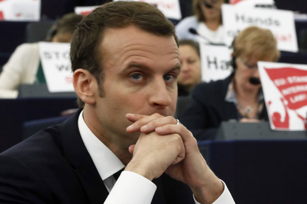 НАЈНОВИЈЕ АНКЕТЕ: Макронова популарност опада