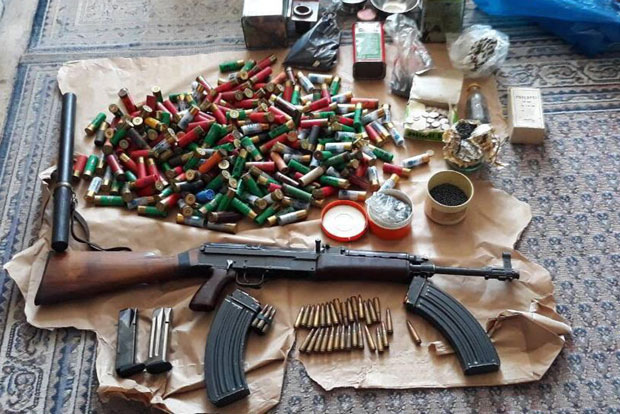 ДРАМАТИЧНА АКЦИЈА ХАПШЕЊА У БАРУ: Полицајци повређени, осумњичени потегао и пиштољ