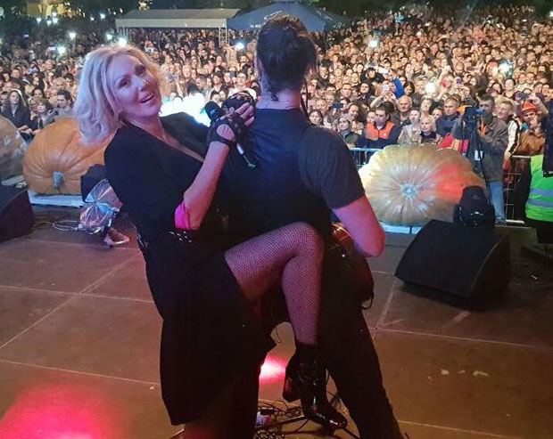 Уз Брену баш лудо на Данима лудаје