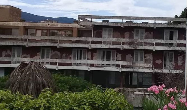 Херцег Нови: Ко ће купити хотеле под спором?