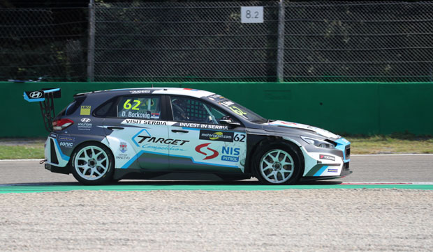 СРБИН ФИЗИЧКИ НАПАДНУТ У МОНЦИ: Борковића избацили са стазе, па покушали да се обрачунају са њим... (ВИДЕО)