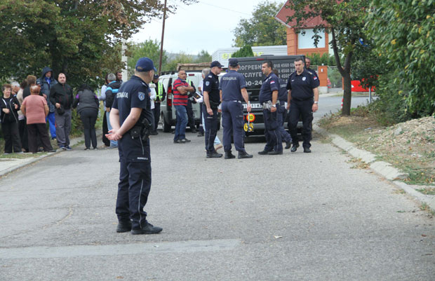 ТРАГЕДИЈА У НИШУ: Пикап без возача усмртио девојчицу