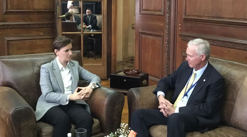 АНА БРНАБИЋ РАЗГОВАРАЛА СА СЕНАТОРОМ ЏОНСОНОМ: САД охрабрују наставак дијалога Београда и Приштине