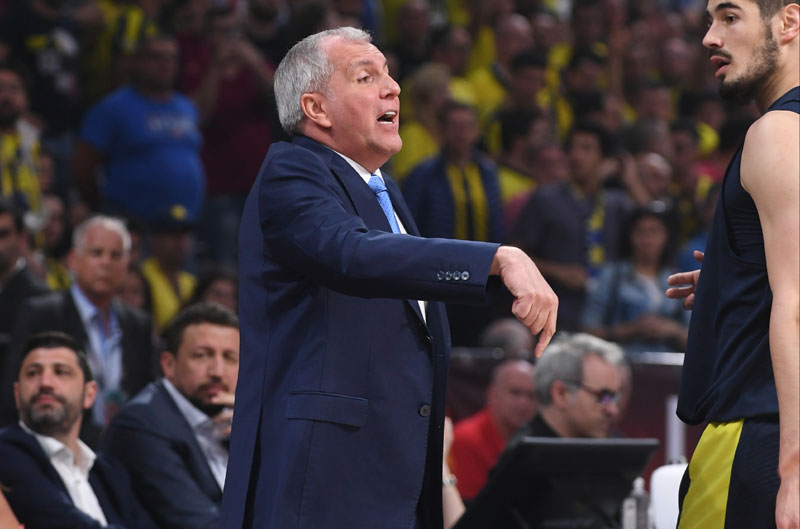 ОБРАДОВИЋ ПОБЕСНЕО У ЗАДРУ: Чувајте лопту, је**м вам матер... (ВИДЕО)