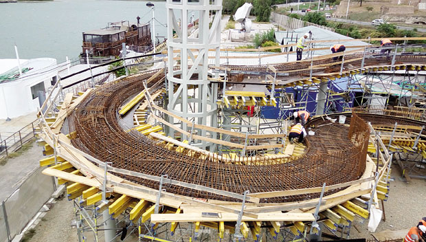 Пасарела засад у року