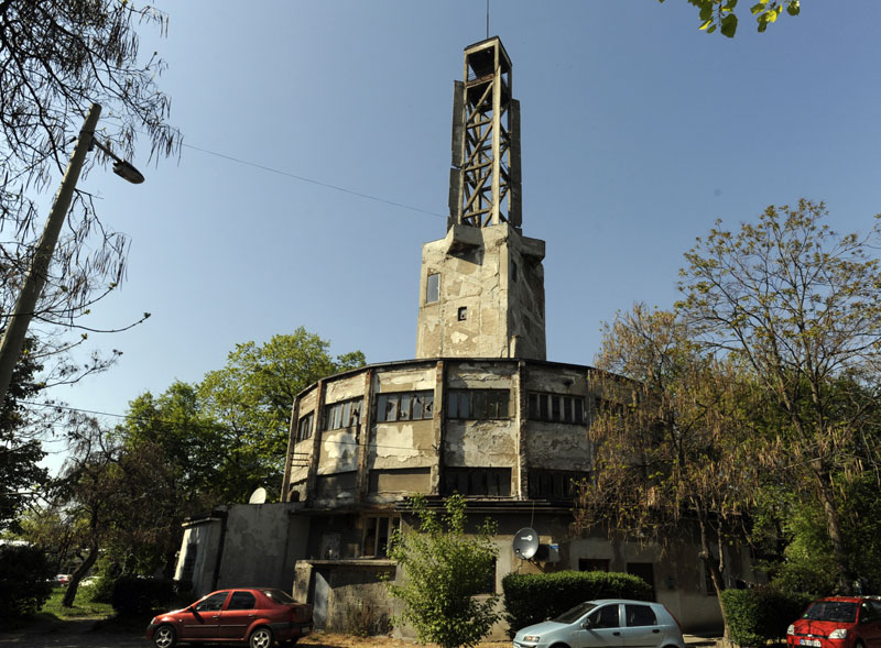 Спорни име и статус Сајмишта