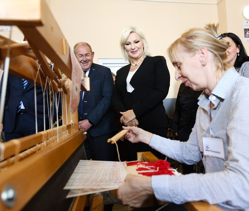 Посао за 498 жена са села