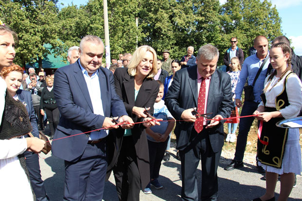 Премијер РС у Зворнику: За обнову 1,2 милиона КМ