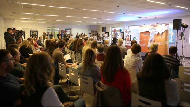 ПОЧЕО 12. ПРОЗЕФЕСТ: Јерговићу уручена награда „Милован Видаковић“ (ФОТО)