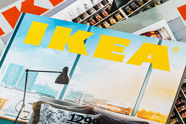 СТАКЛЕНИ АБАЖУРИ ПАДАЈУ НА ГЛАВУ: Икеа повлачи серију калипсо плафоњера