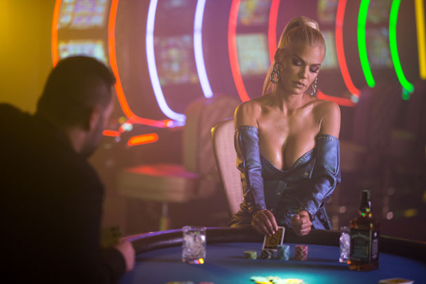 НАТАША БЕКВАЛАЦ У MOZZART CAZZINU СНИМИЛА СПОТ: У љубави немам среће, али ми клађење иде од руке! (ФОТО)