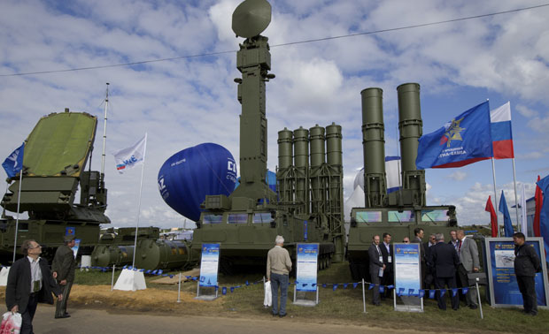 Сиријски званичник: С-300 ће натерати Израел на размишљање