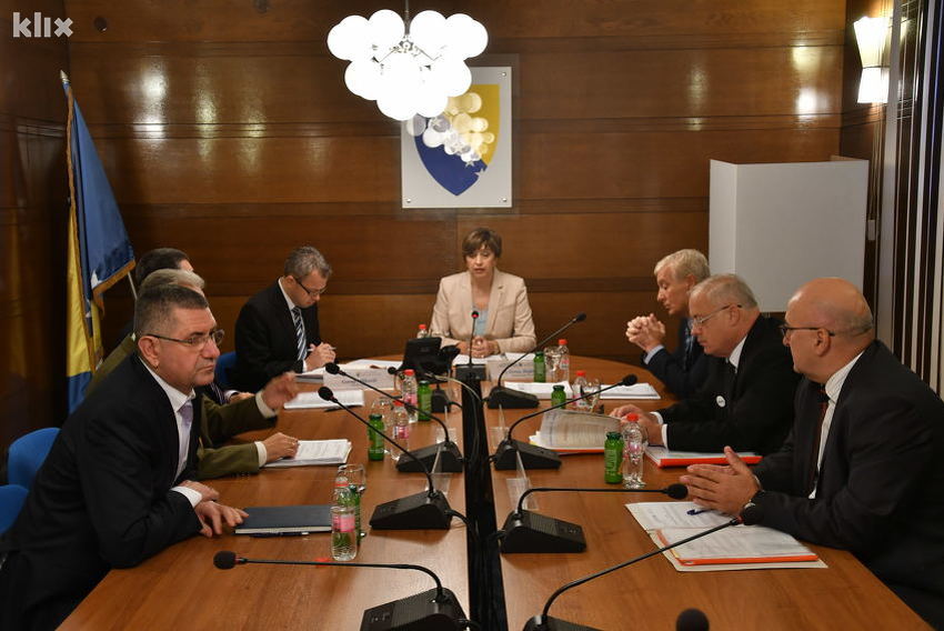 ИЗБОРИ У БИХ: Србин против Србина у ЦИК БиХ