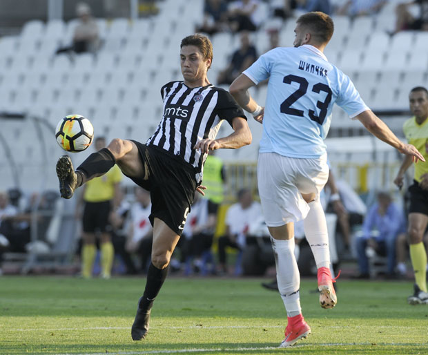 Николић: Имамо право да се надамо трофеју