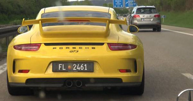 РЕКАО ДА ЈЕ ПОНОСАН КАКО ЈУРИ ЊЕГОВ ПОРШЕ: Без дозволе возио 338 километара на час