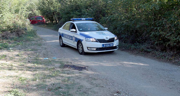 ЗЛОЧИН У ЖЕЛЕЗНИКУ: Претучен, па изрешетан поред пута