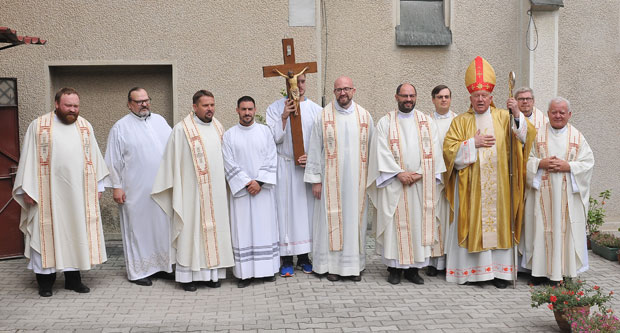 Обновљен храм у Краљеву