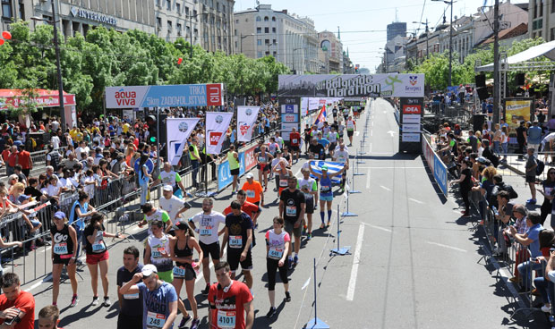 Тркачи затварају Бранков мост