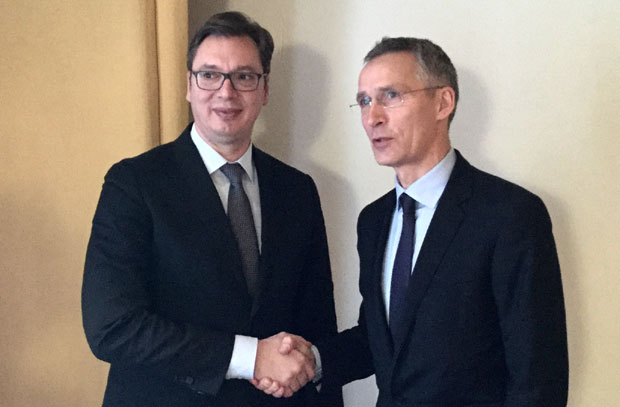 ДИПЛОМАТСКИ ИЗВОР ОТКРИВА: Шеф НАТО долази у Београд, разговараће с Вучићем