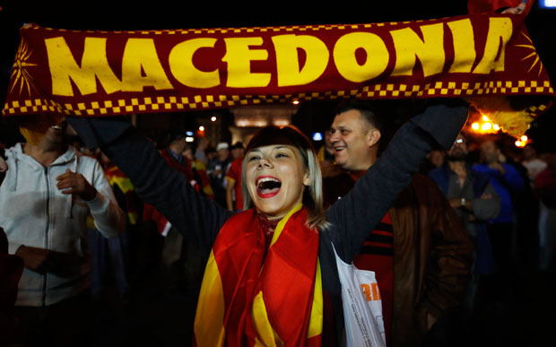 ПРВИ ПРЕЛИМИНАРНИ РЕЗУЛТАТИ: Гласови половине изашлих-за 90,81, против 6,18 посто; Агенције: Слаба излазност ударац за Заева