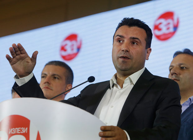 Заев: Нећу да дам оставку; ако их буде, избори у новембру; Столтенберг:Врата НАТО отворена