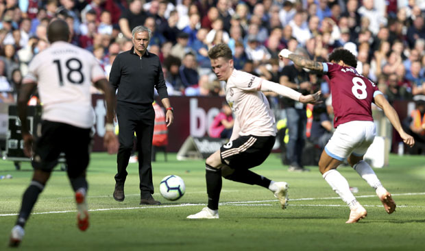 САМО ЈЕ ПИТАЊЕ ВРЕМЕНА: Играчи Јунајтеда верују да ће Мурињо ускоро добити отказ